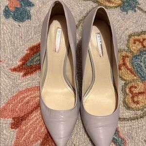 BCBGMaxAzria Women's Elegant Gray Heels